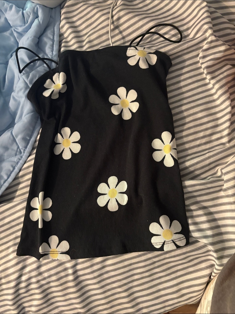Rue21 Black Daisy Print Spaghetti Strap Camisole